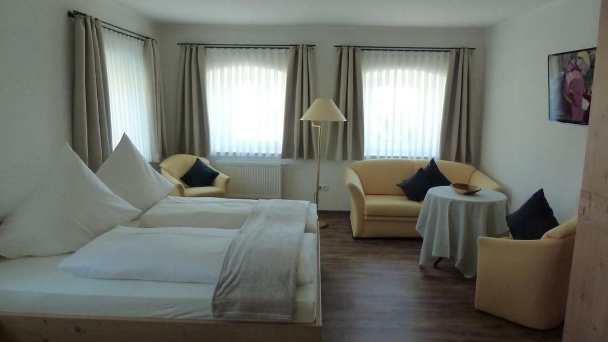 Ferienwohnung Zum Dorfwirt Riedenburg Dış mekan fotoğraf